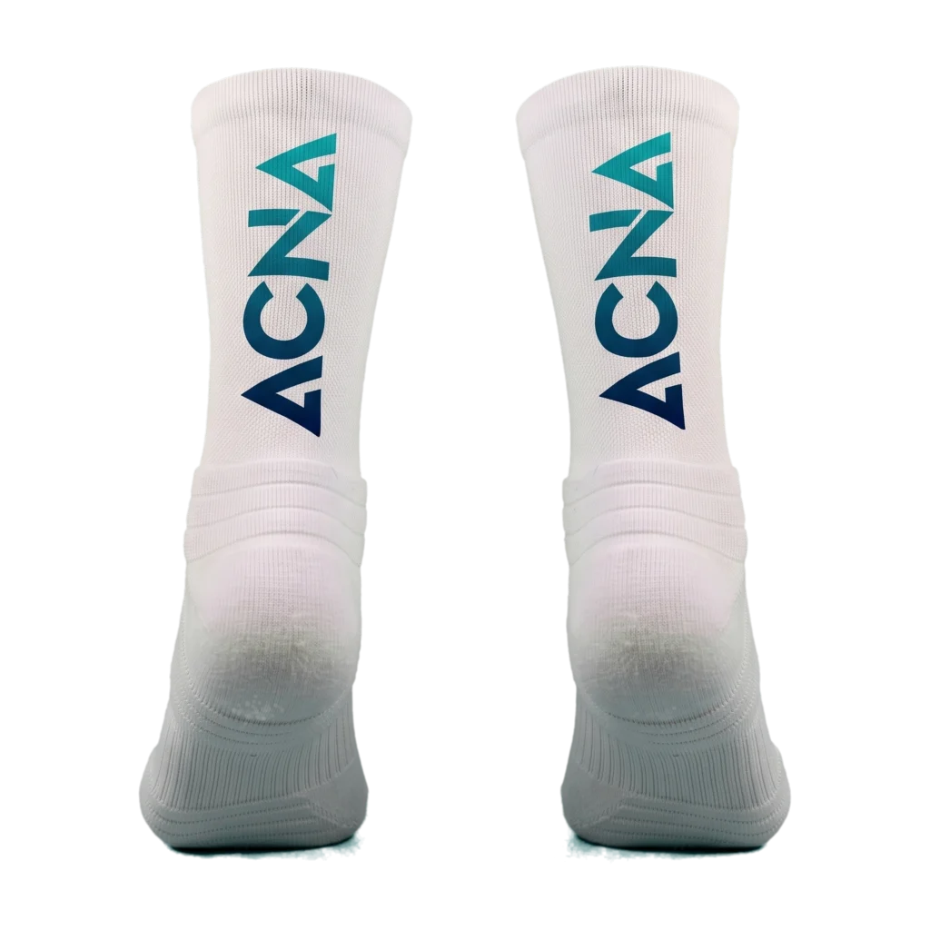 Paire de chaussettes ACNA blanches, logo ACNA sur la tige