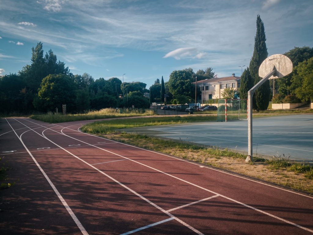 Le stade du collège, à Quissac